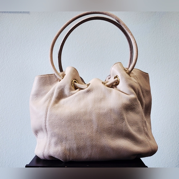 MICHAEL KORS | White Leather  Ring Tote Bag - Picture 2 of 10